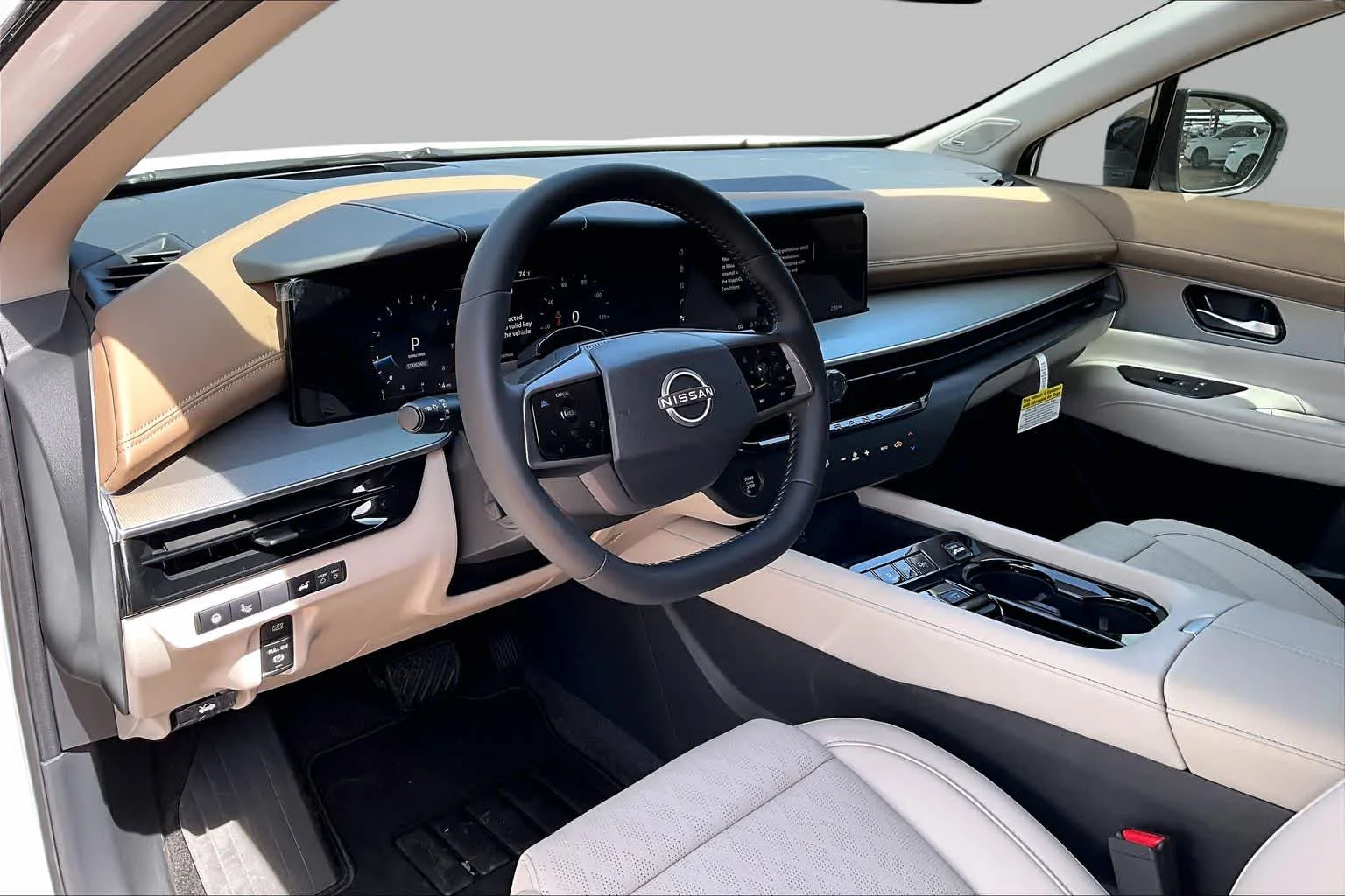 New 2026 Everest White Pearl TriCoat / Super Black Two-tone Nissan Platinum image 8