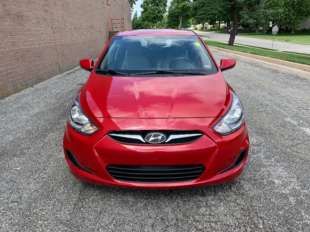 Used 2013 Boston Red Metallic Hyundai GS image 8