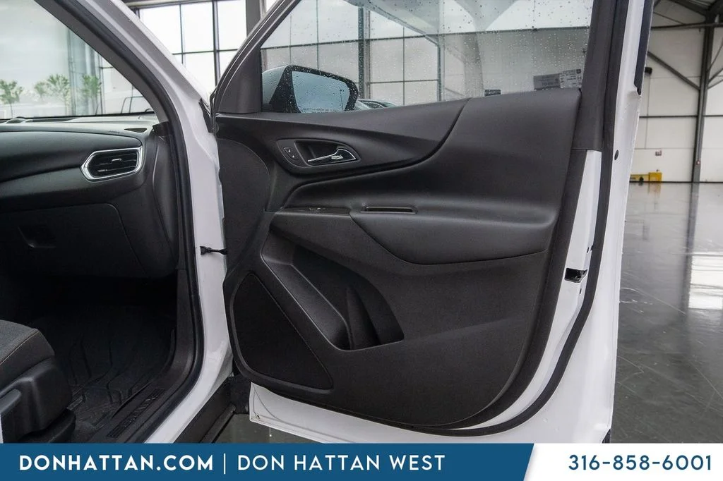 Used 2024 White Chevrolet LT image 23