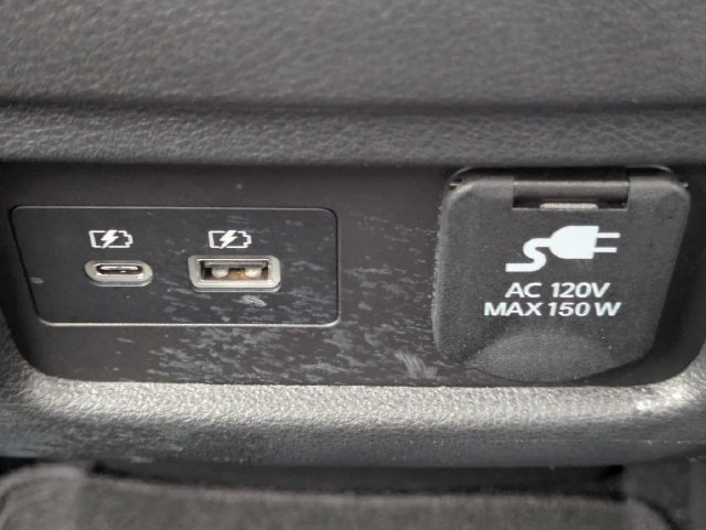 Used 2025 Gray Nissan Platinum image 17