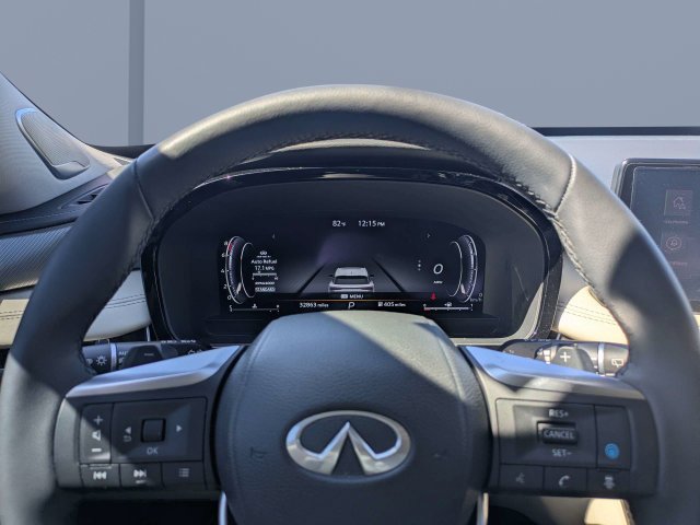 Used 2024 Black INFINITI LUXE image 32