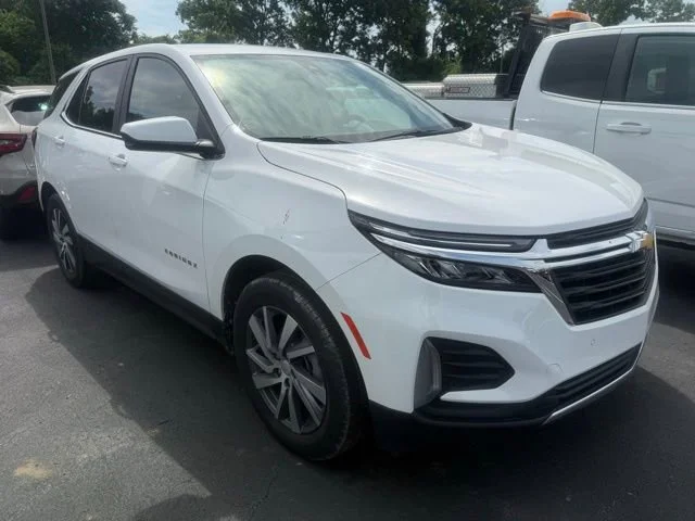 Used 2024 Summit White Chevrolet LT image 3