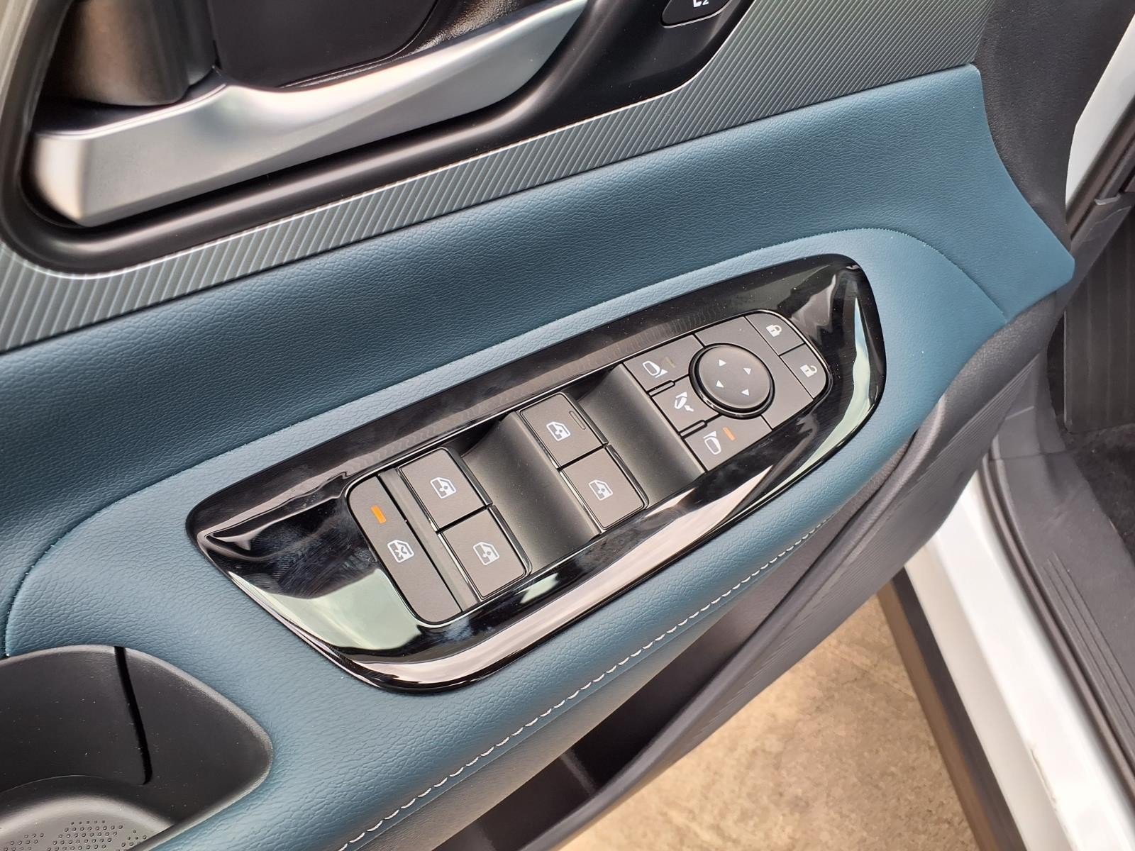 2026 Nissan Murano Platinum White at Robbins Nissan