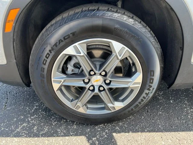 Used 2024 Gray Chevrolet LT image 17