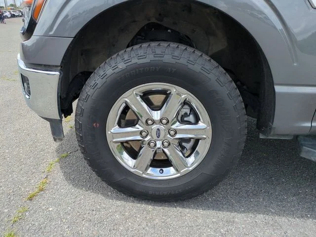 Used 2025 Gray Ford XLT image 10
