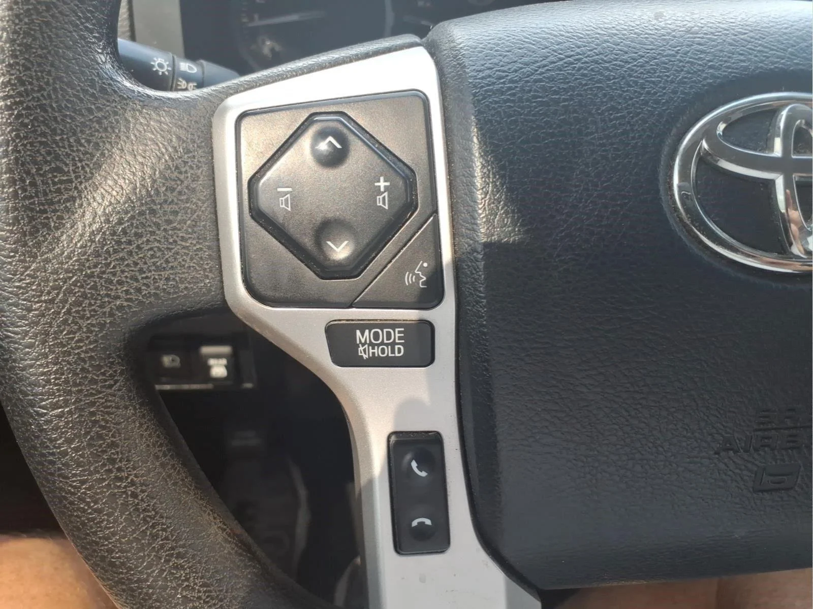 Used 2020 Super White Toyota SR5 image 20