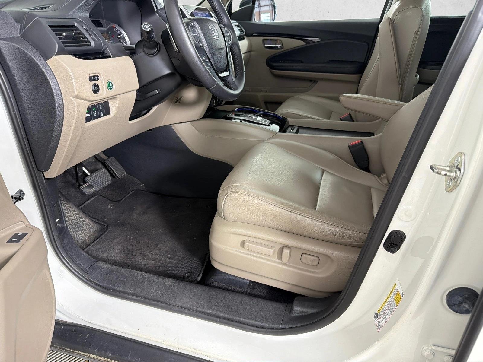 Used 2018 White Diamond Pearl Honda Touring image 11