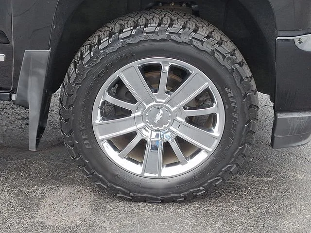 Used 2018 Black Chevrolet High Country image 9