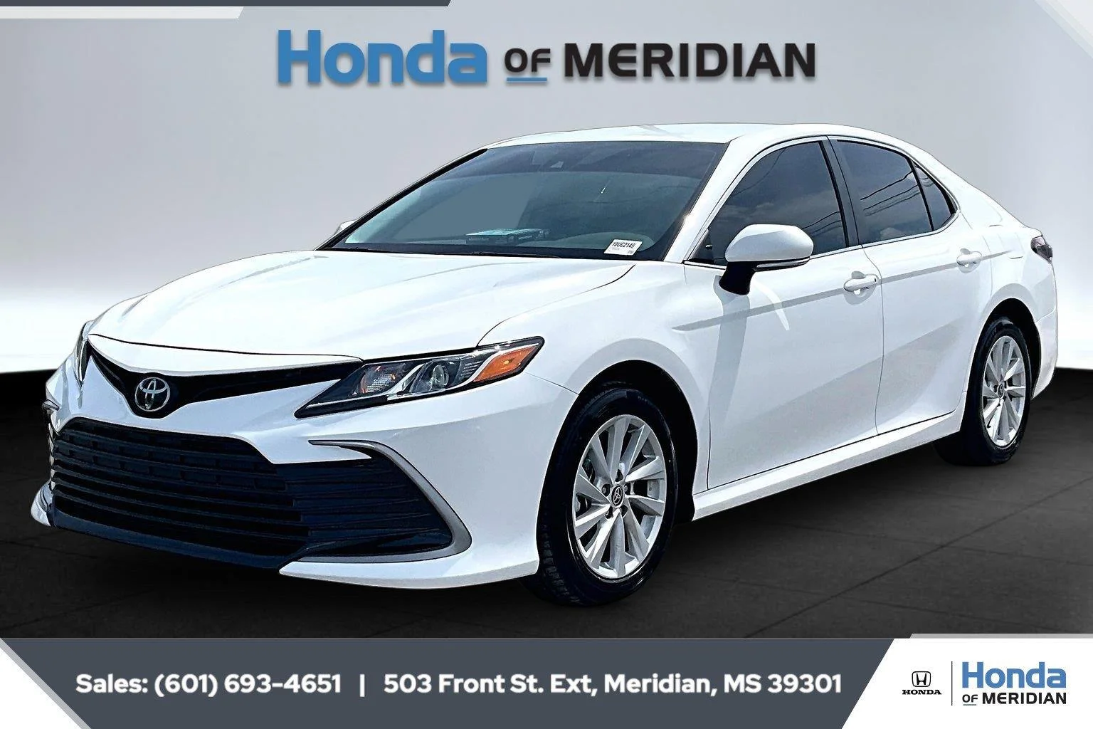 Used 2024 Ice Cap Toyota LE image 10