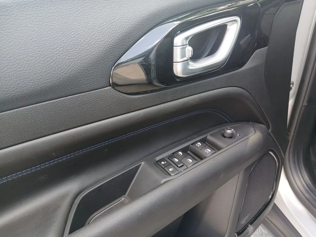 New 2026 Silver Jeep Latitude image 11