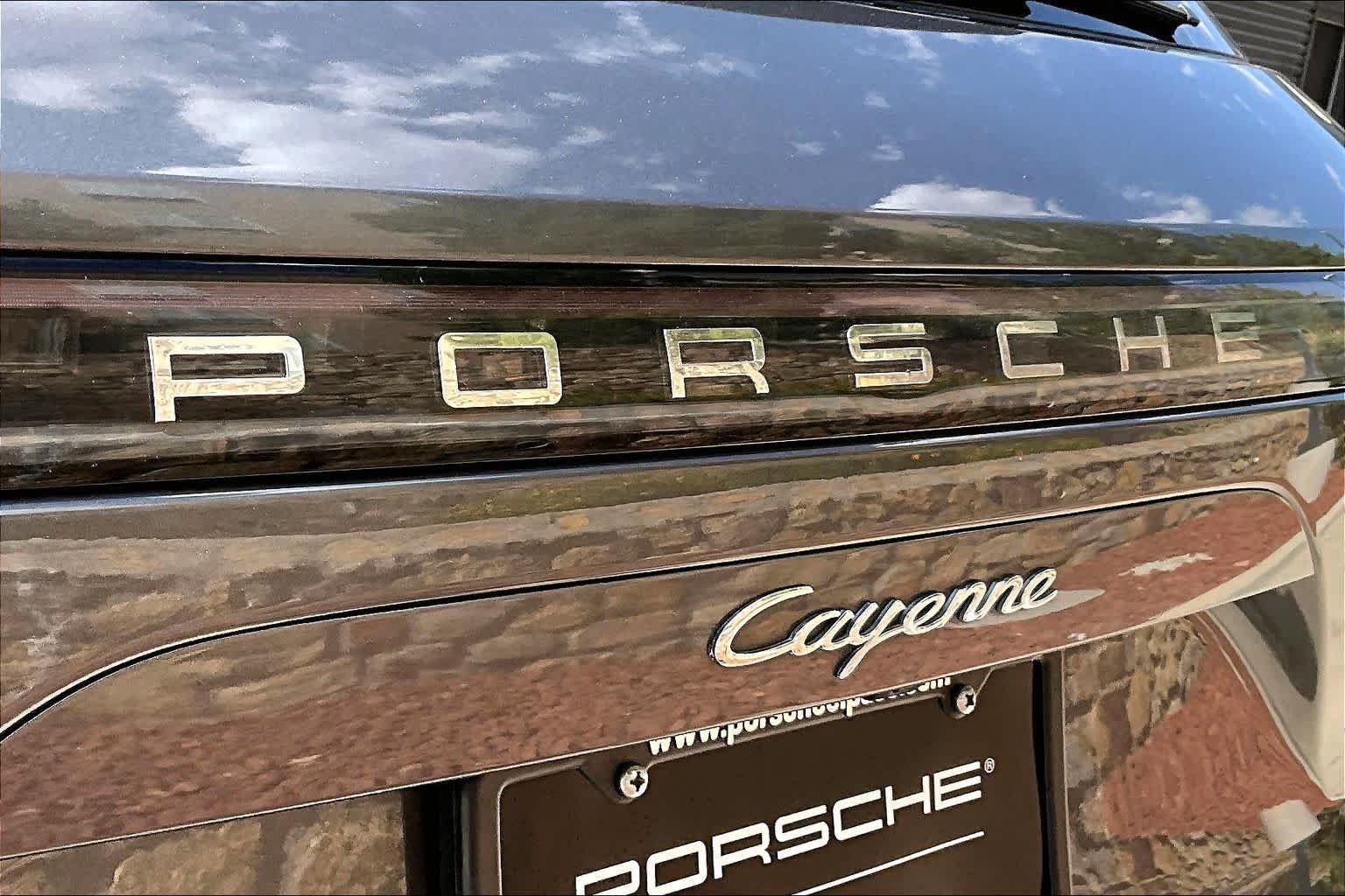 Used 2021 Quartzite Grey Metallic Porsche  image 19