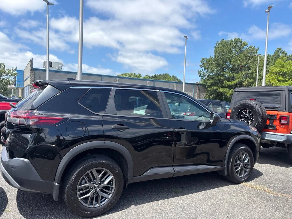 Used 2023 Black Nissan S image 7