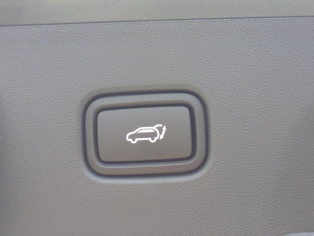 New 2026 Gray Hyundai SEL FWD image 15