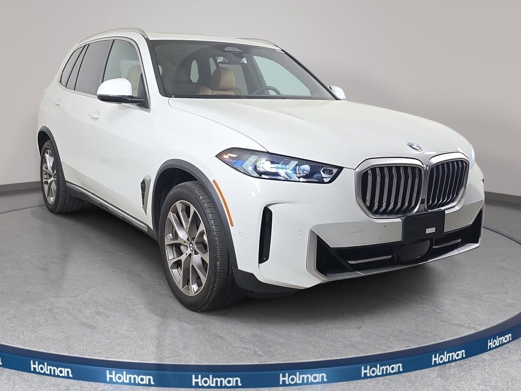 Certified Used 2025 Alpine White BMW xDrive40i image 3