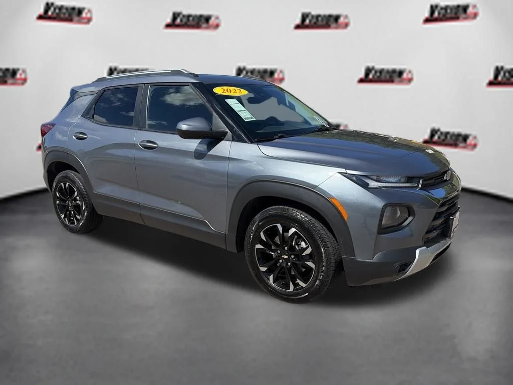 Used 2022 Gray Chevrolet LT image 3