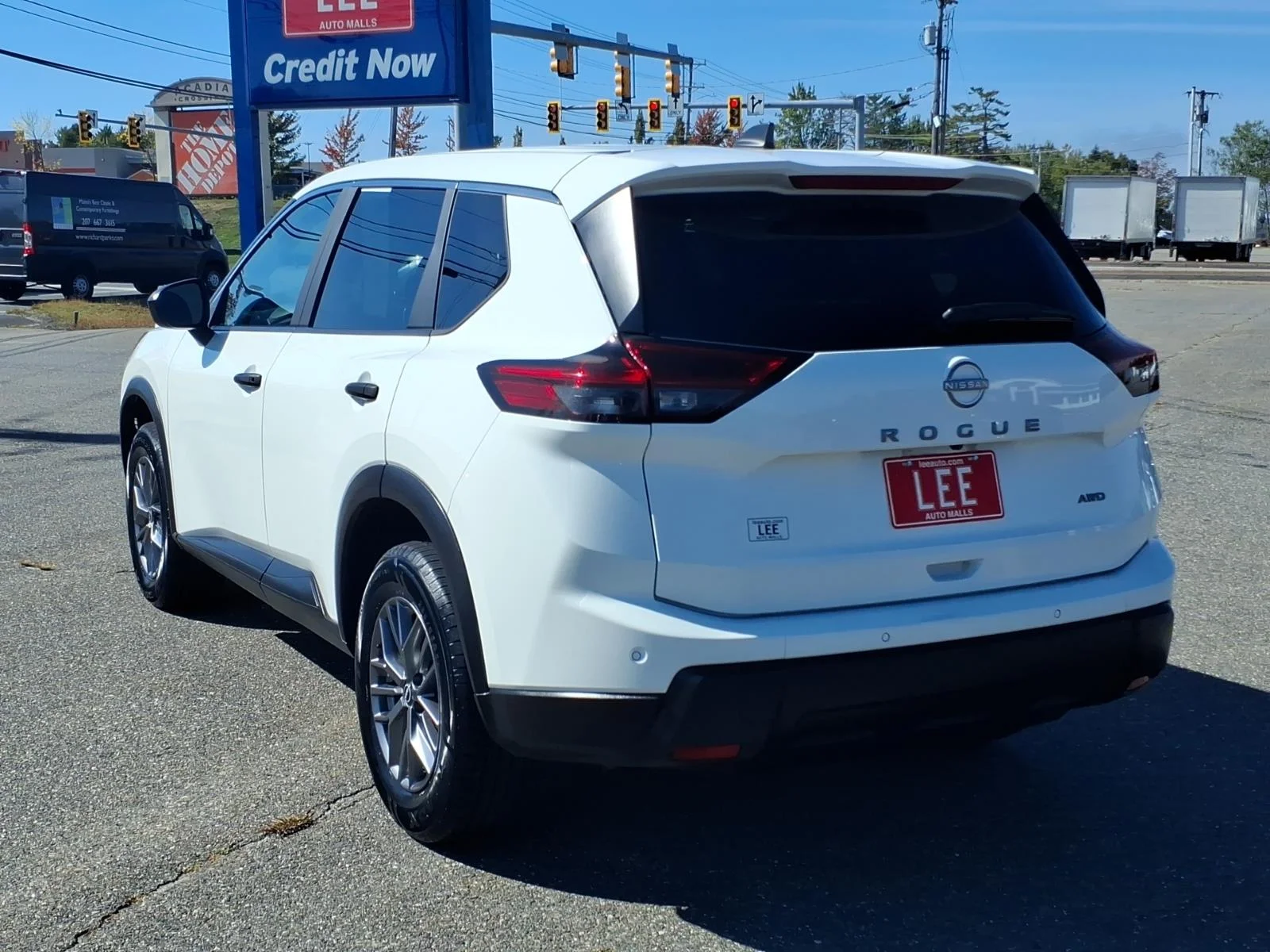 Used 2024 Glacier White Nissan S image 6
