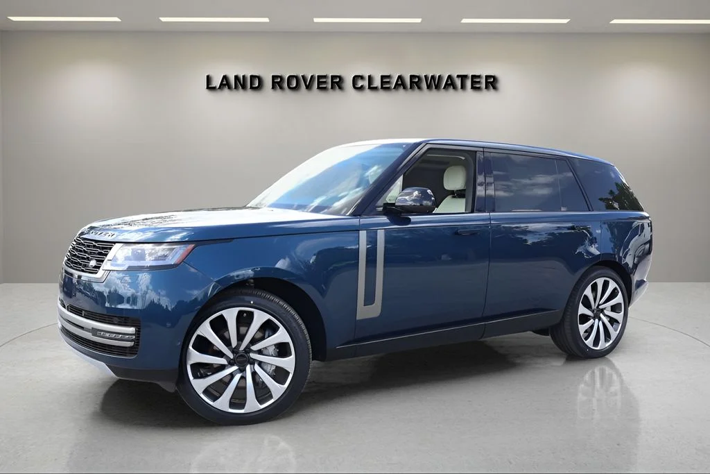 2026 Land Rover Range Rover 4.4 SE LWB 7's photo