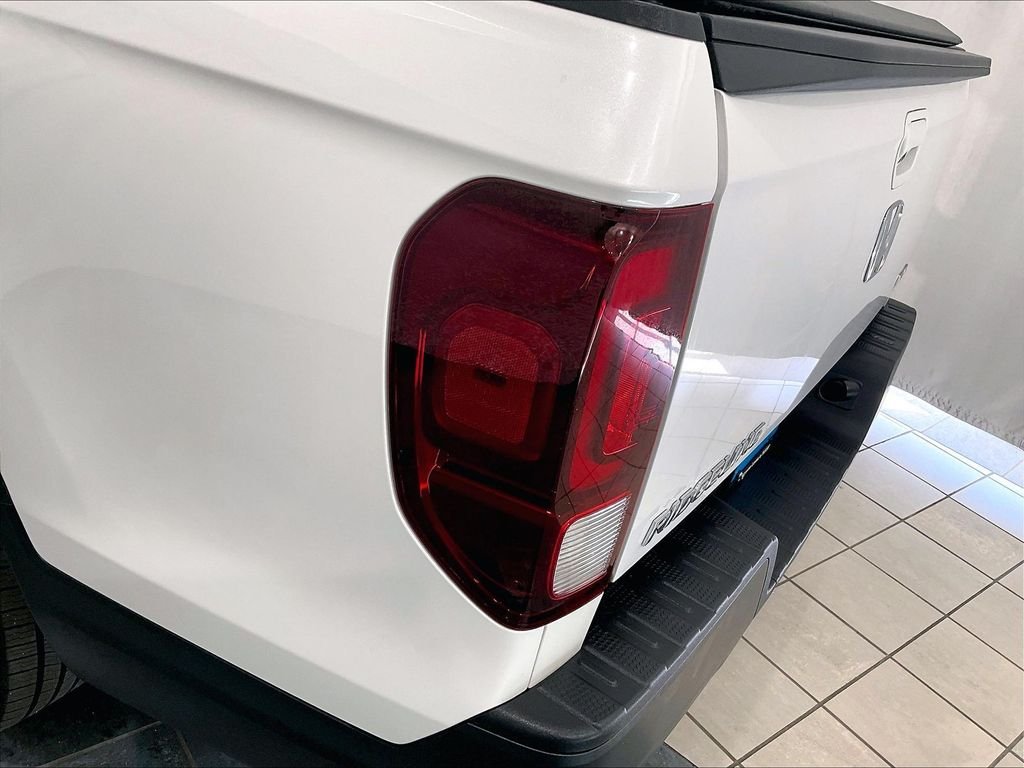 Used 2023 White Honda RTL image 35
