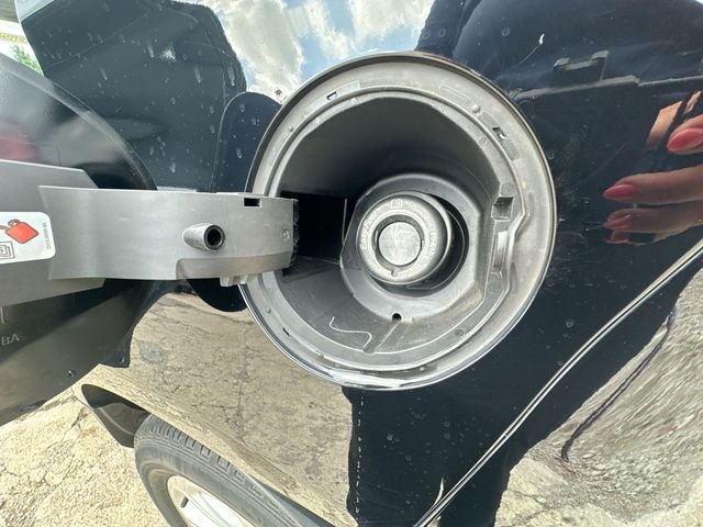 Used 2019 Black Ford SE image 43