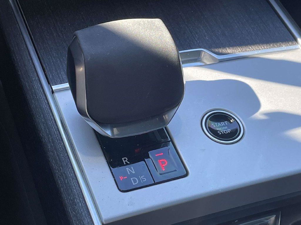 2025 Land Rover Range Rover SE - Photo 22