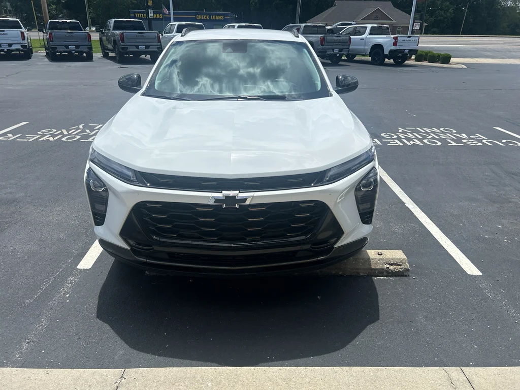 Used 2024 Summit White Chevrolet ACTIV image 2