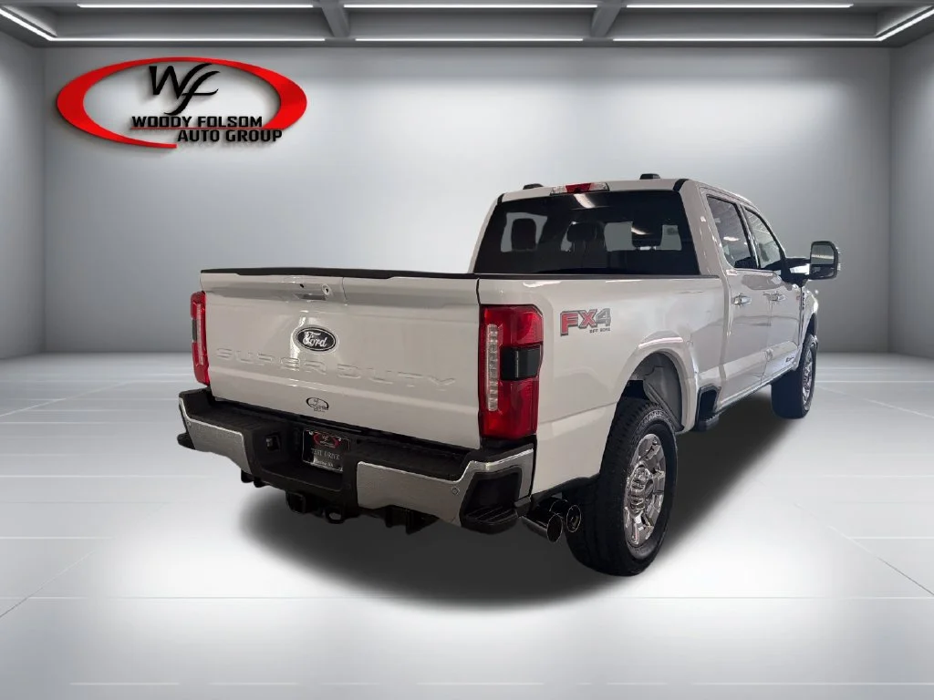 New 2027 Oxford White Ford F-250® Lariat® image 6