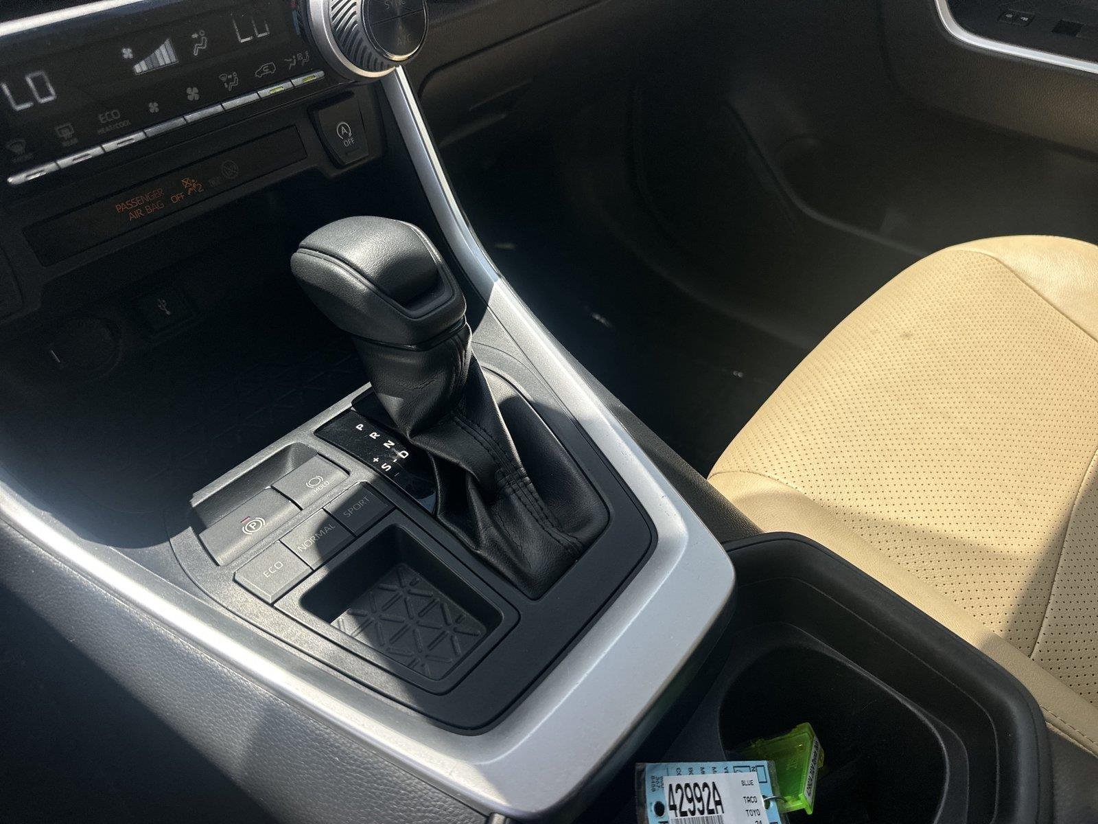 Used 2020 Super White Toyota XLE image 18