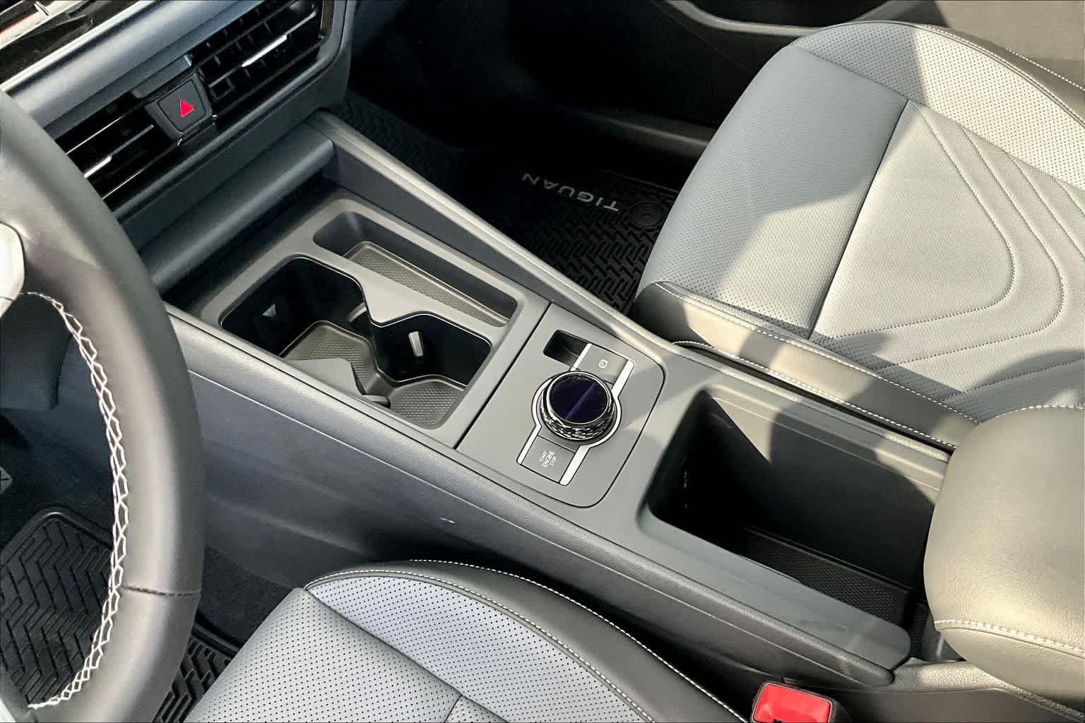 New 2026 Pure White Volkswagen 2.0T SE image 7