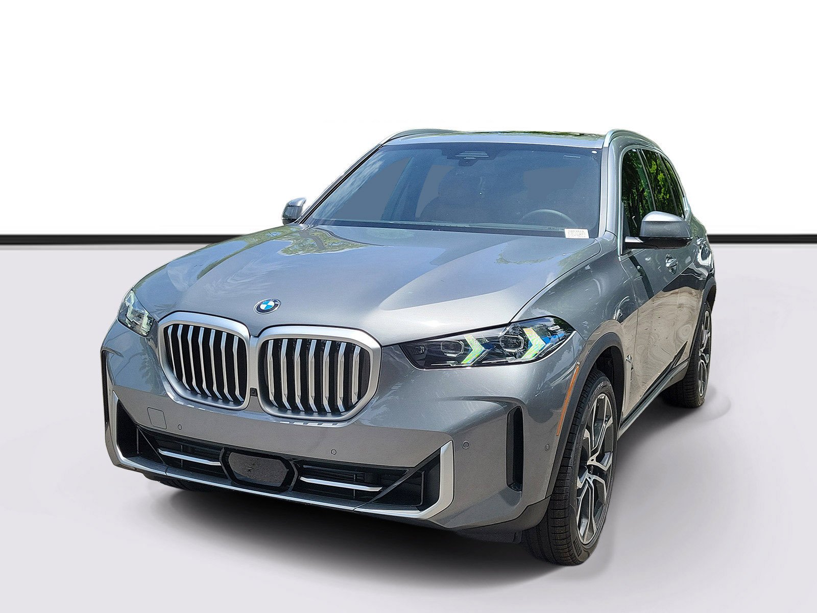 New 2026 Skyscraper Grey Metallic BMW sDrive40i image 2
