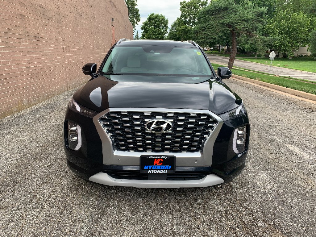 Certified Used 2022 Moonlight Cloud Hyundai Limited image 8