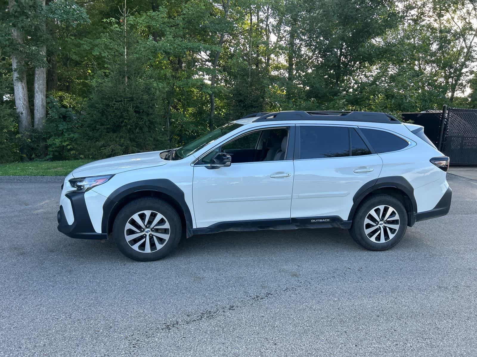 Used 2024 Crystal White Pearl Subaru Premium image 4