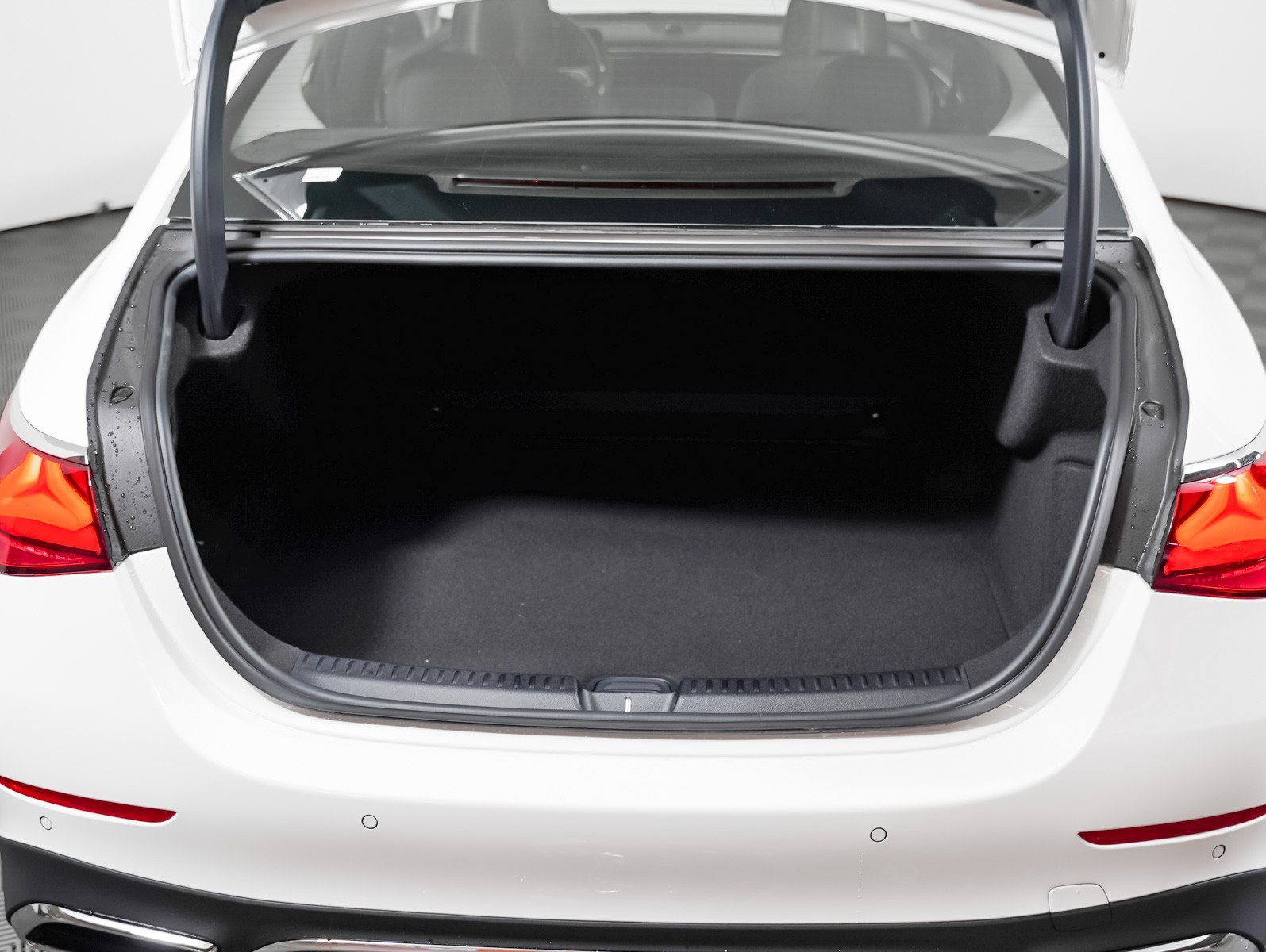 New 2027 Polar White Mercedes-Benz E 350 image 11
