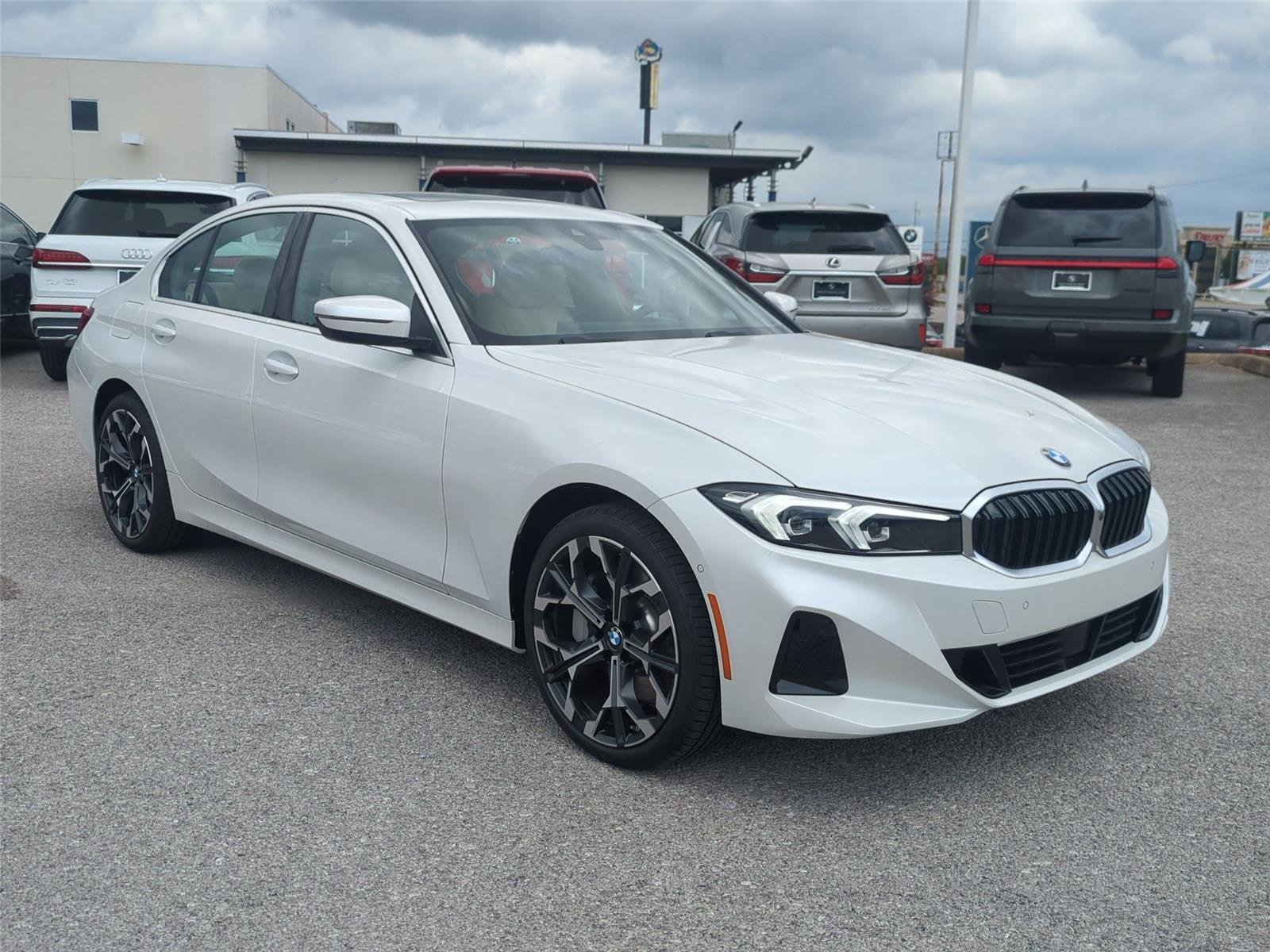 New 2026 Mineral White Metallic BMW 330i xDrive image 7