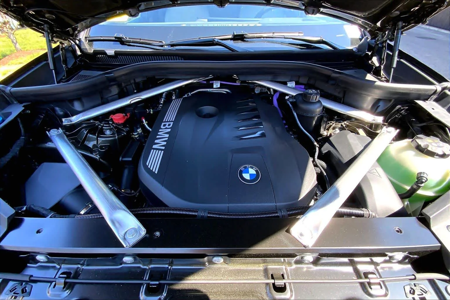 New 2026 Manhattan Green Metallic BMW xDrive40i image 16