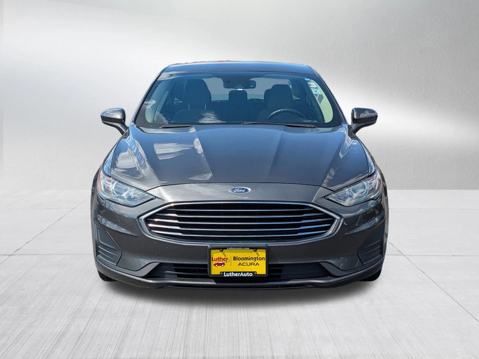 Used 2019 Magnetic Metallic Ford SE image 2