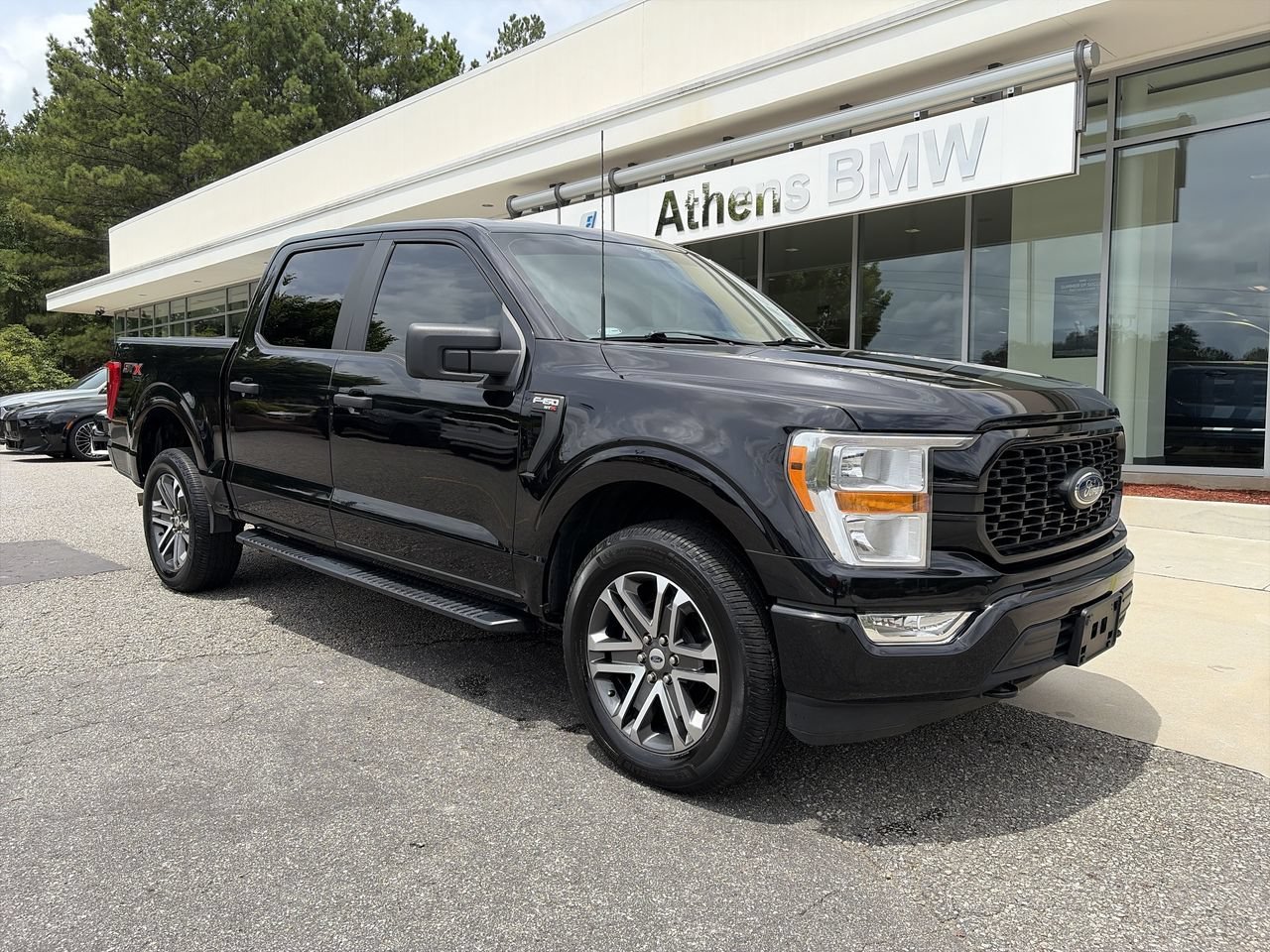 Used 2022 Agate Black Metallic Ford LARIAT image 2