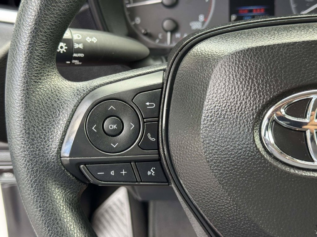 Used 2025 White Toyota LE image 12
