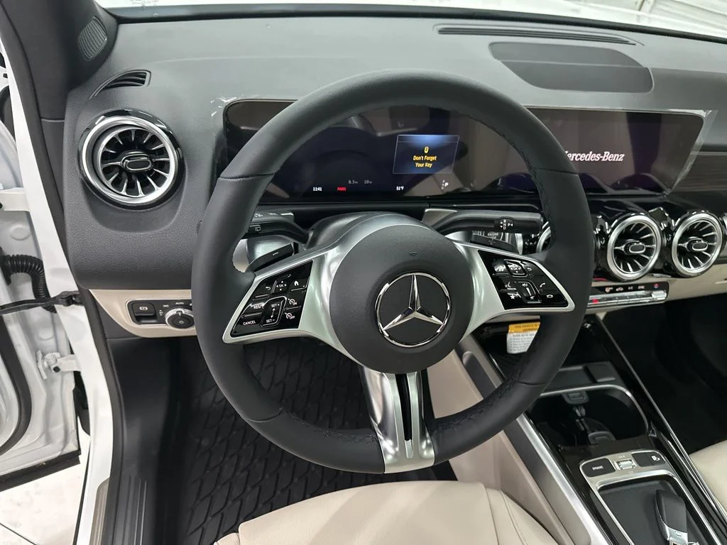 Used 2026 White Mercedes-Benz GLB 250 image 10