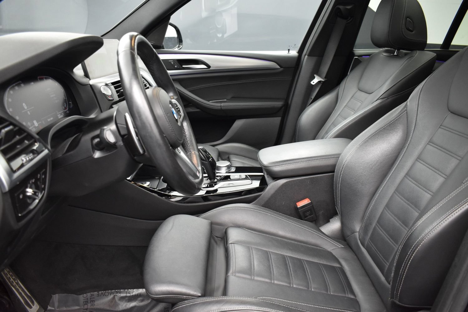 Used 2021 Black BMW xDrive30i image 10