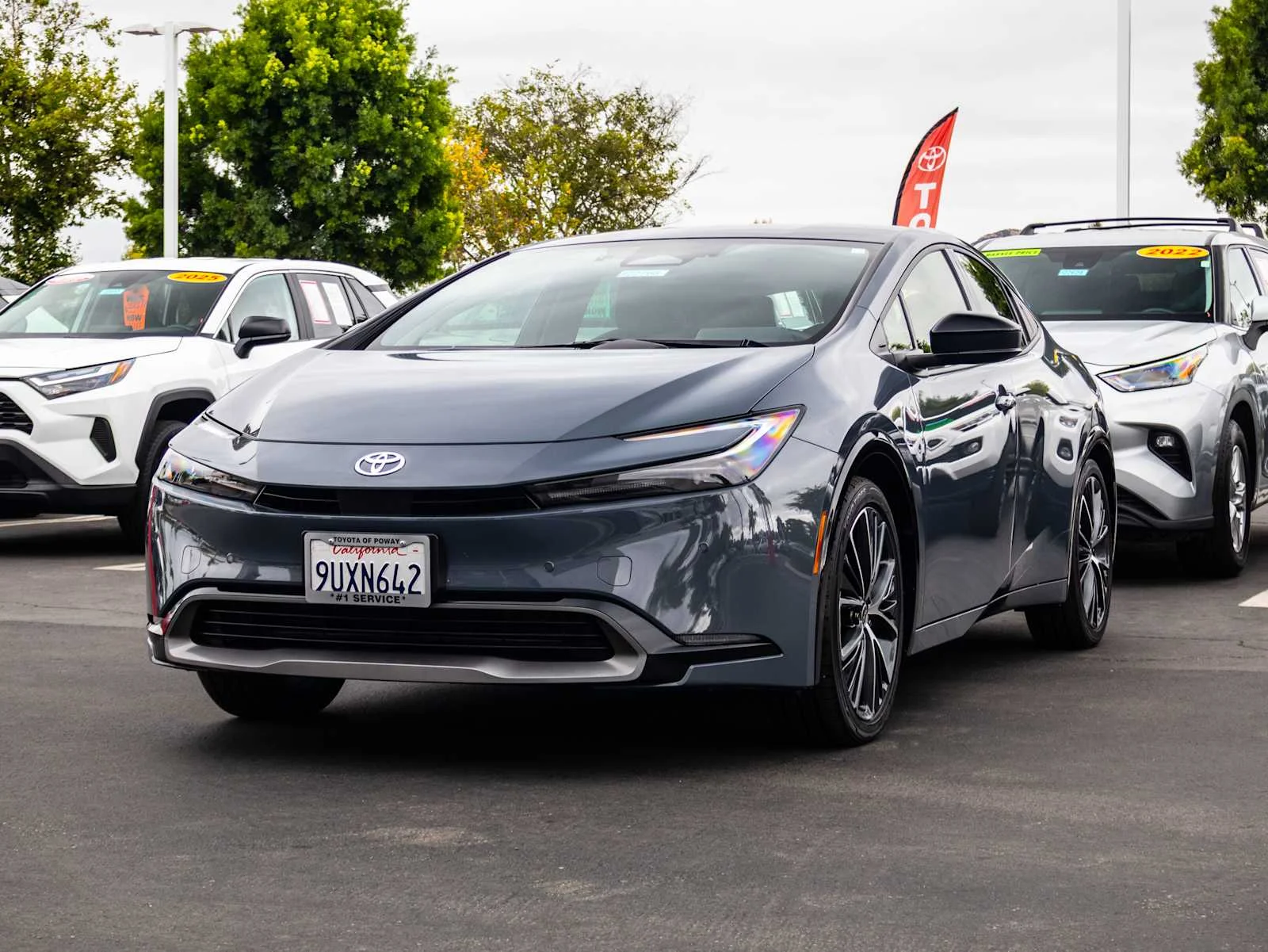 Used 2025 Guardian Gray Toyota XLE image 3