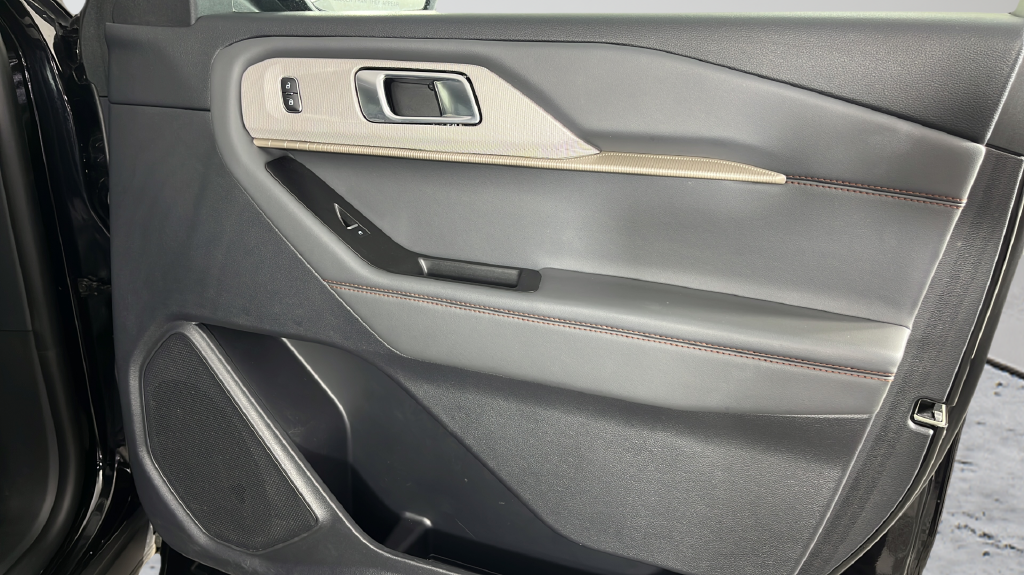 2025 Ford Explorer Active - Photo 21