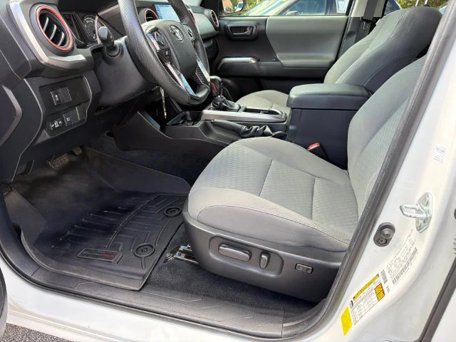Used 2022 White Toyota SR5 V6 image 9