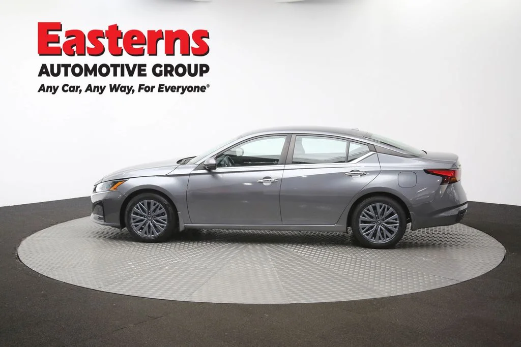 Used 2023 Gray Nissan 2.5 SV image 60