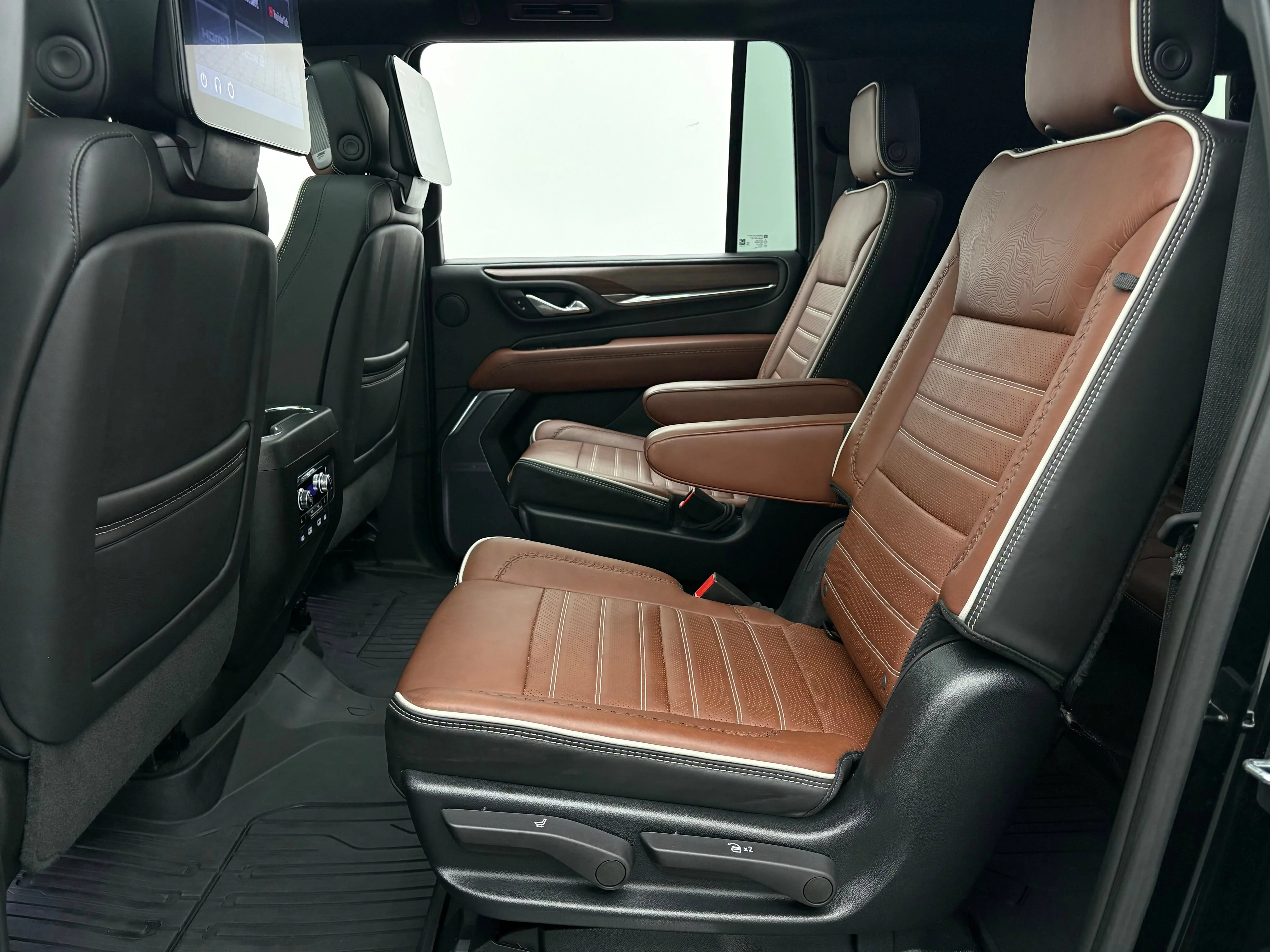 Used 2023 Onyx Black GMC Denali Ultimate image 57