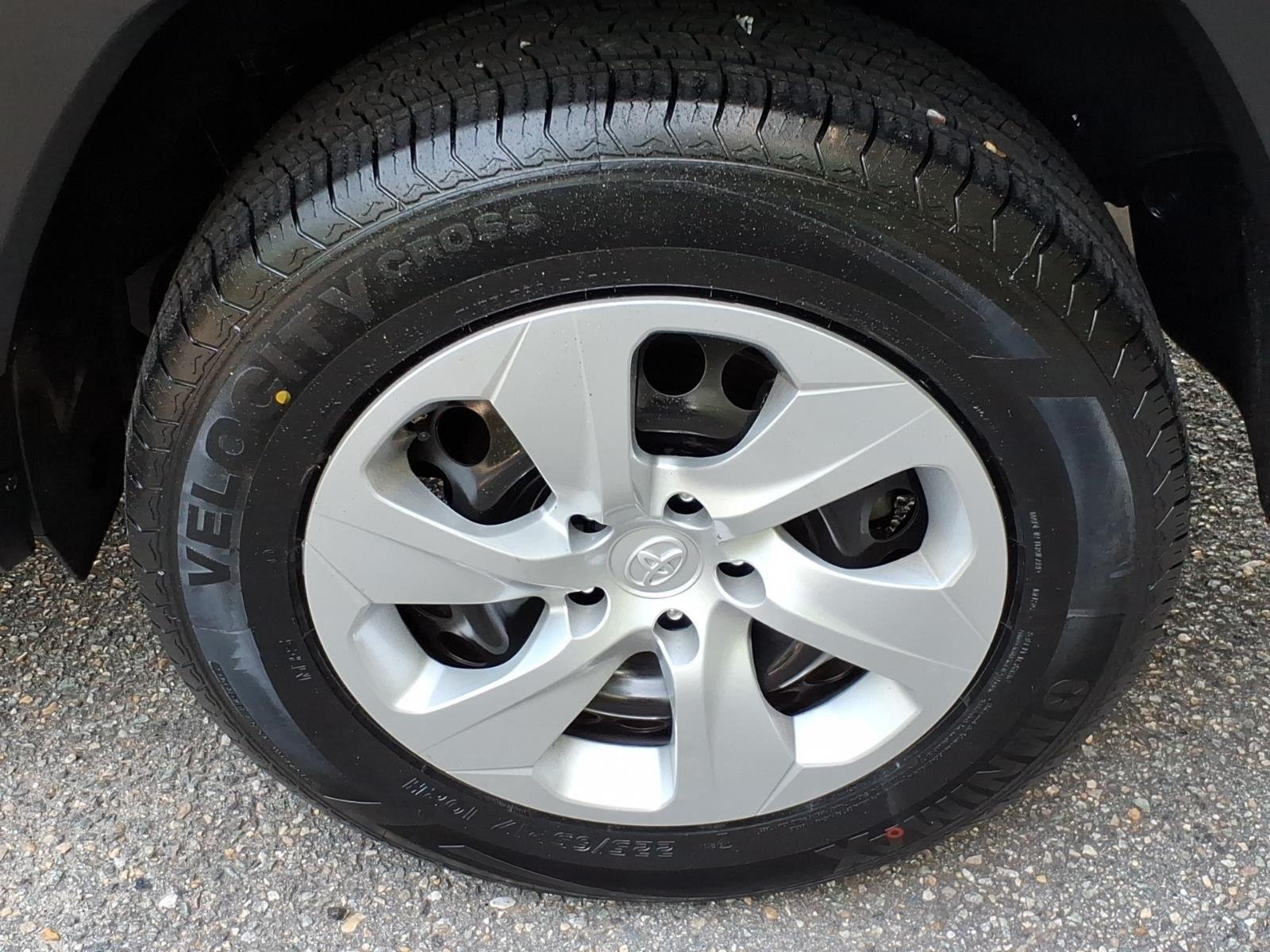 Used 2022 Midnight Black Metallic Toyota LE image 5