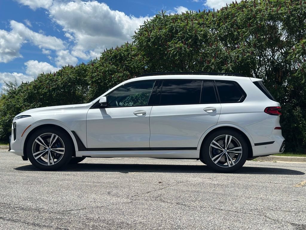 New 2026 Mineral White Metallic BMW xDrive40i image 4