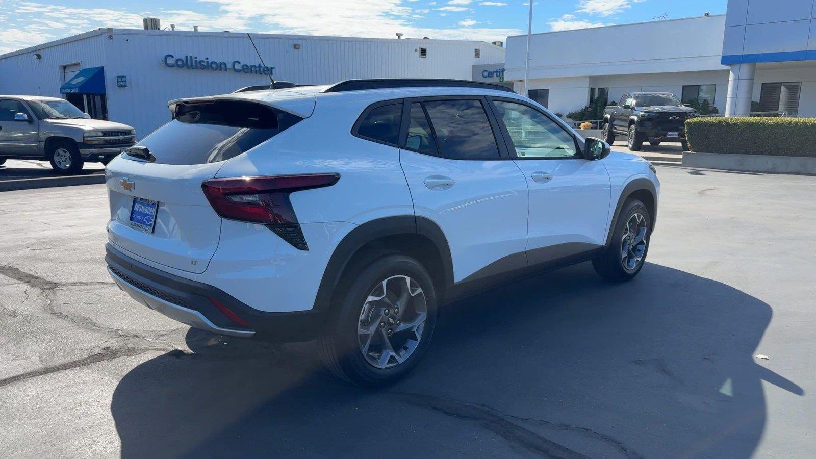 2026 Chevrolet Trax LT - Photo 9