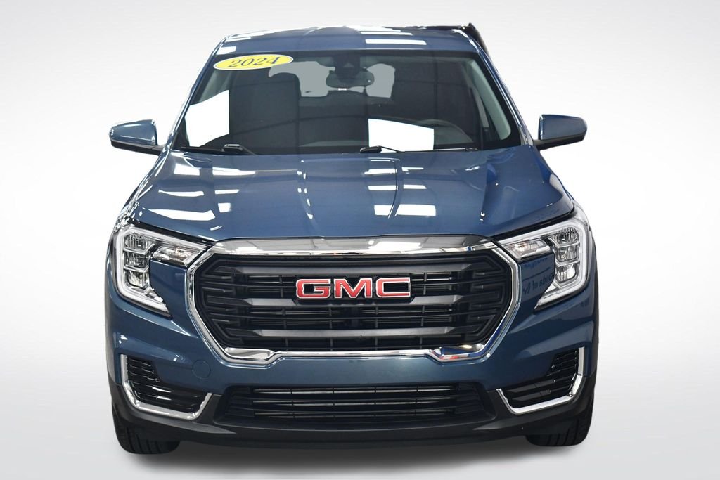 Used 2024 Downpour Metallic GMC SLE image 10