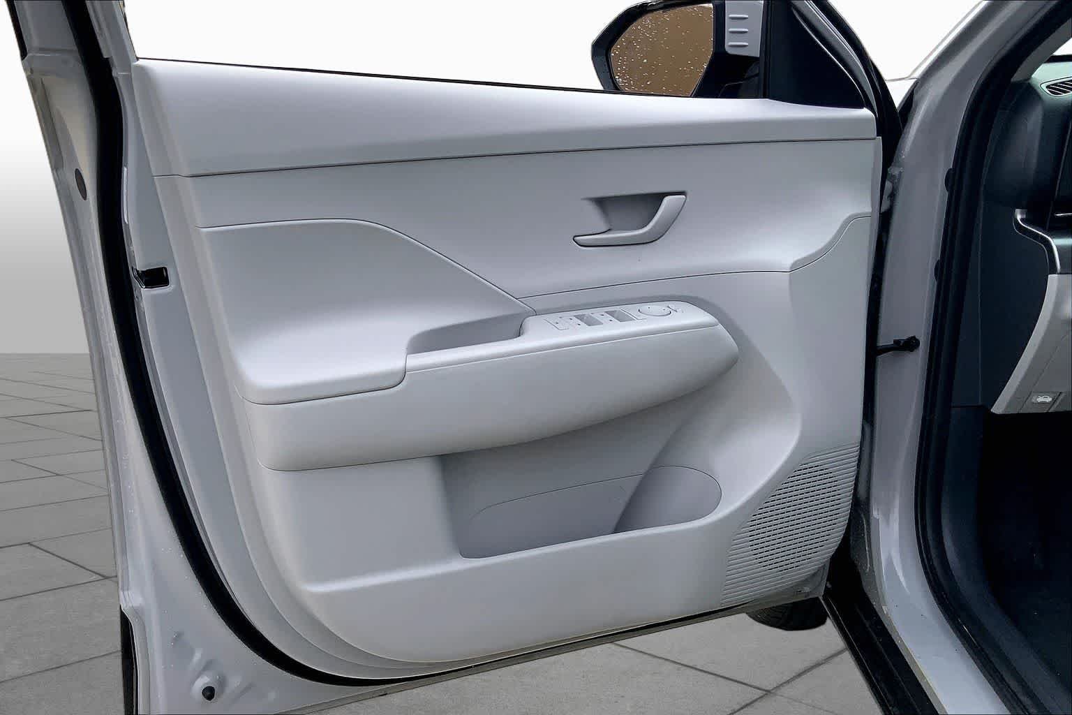 2026 Hyundai Kona SE - Photo 22