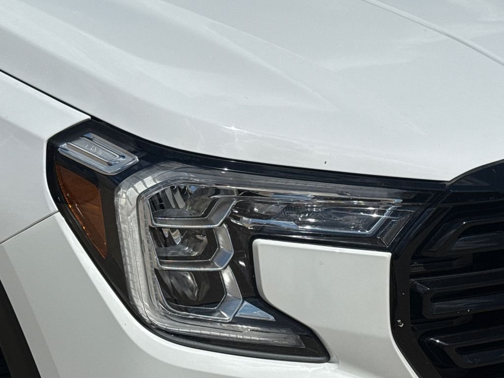 Used 2022 White GMC SLT image 4